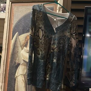 Absolutely cute long sleeve shirt made by Cache